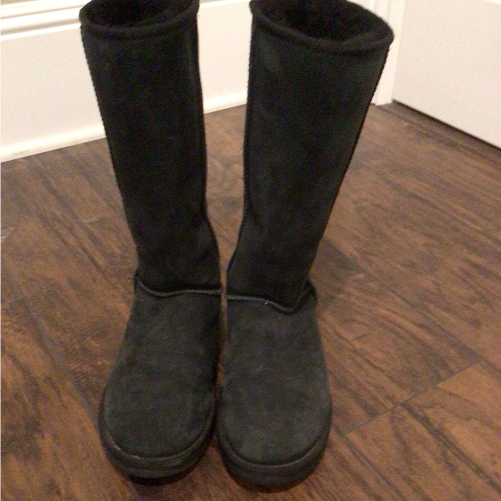 Women’s classic Black tall Ugg boots size 9